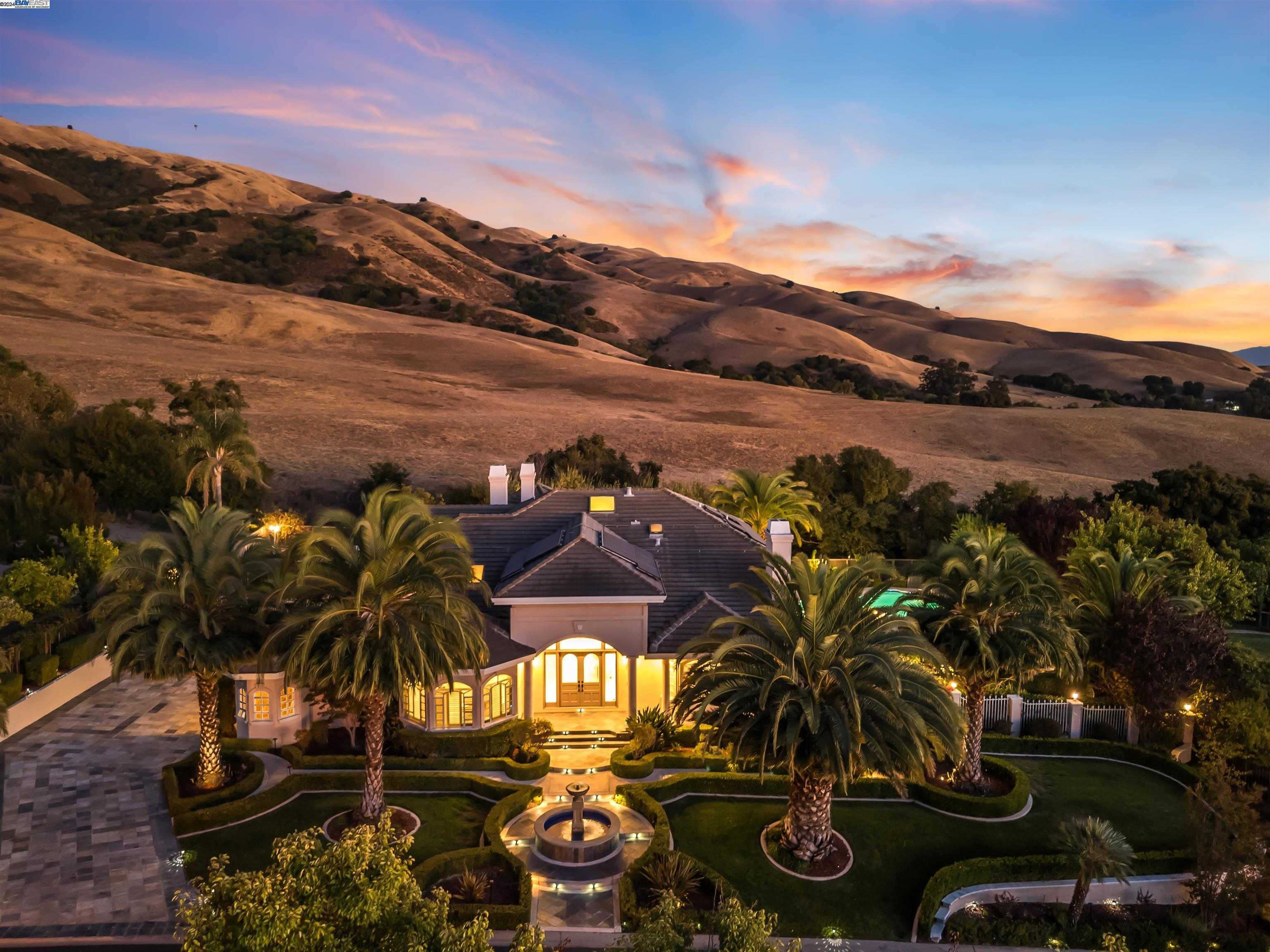 Neighborhood Neighborhood-18