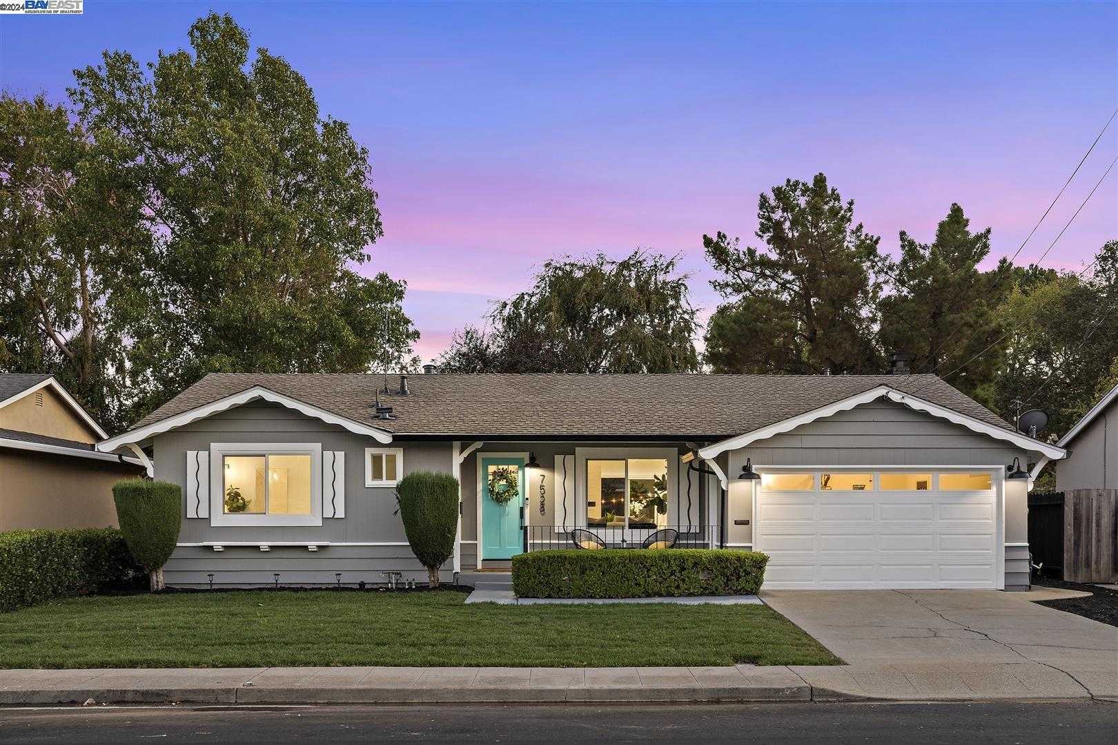 Neighborhood Neighborhood-16