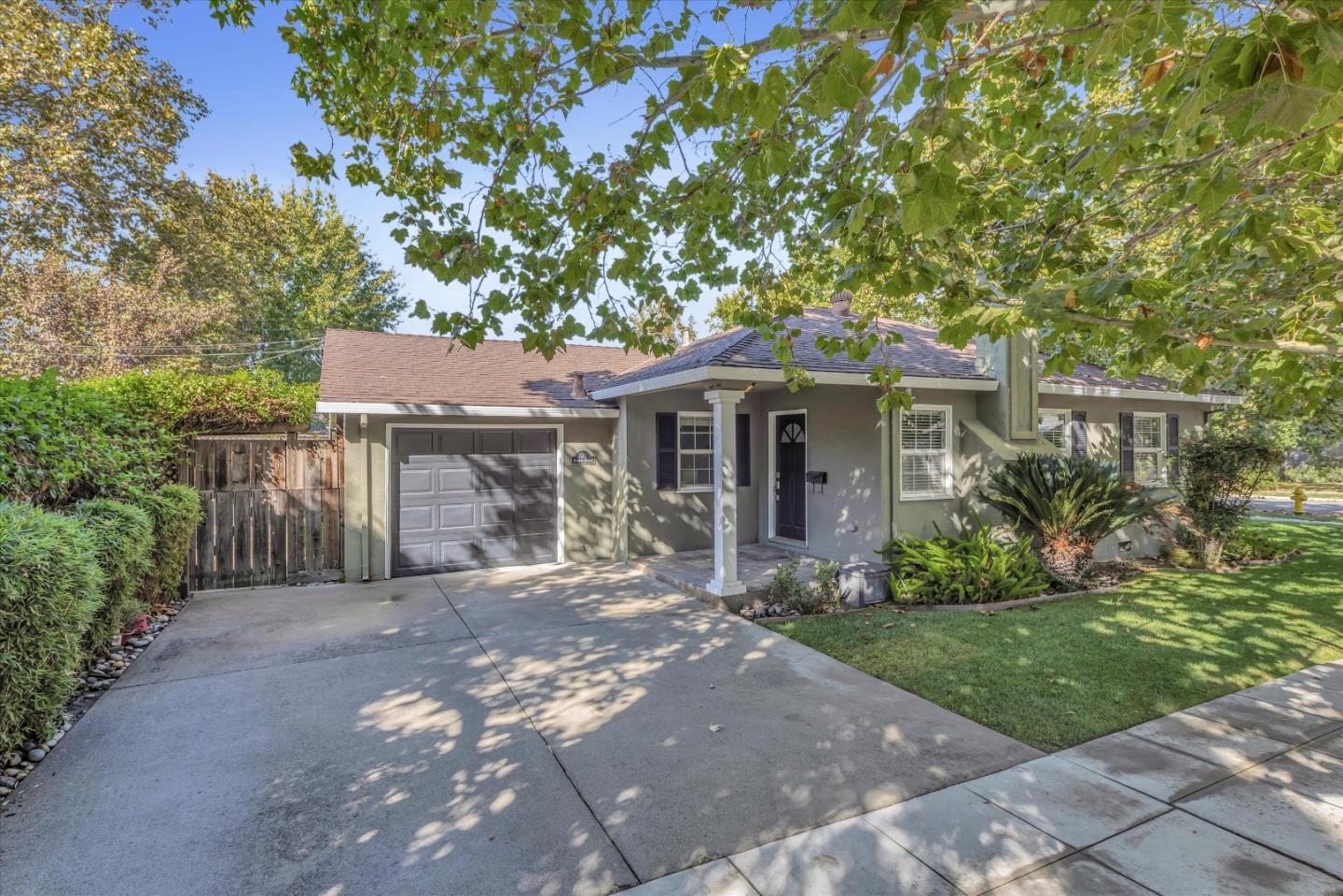 Neighborhood Neighborhood-62