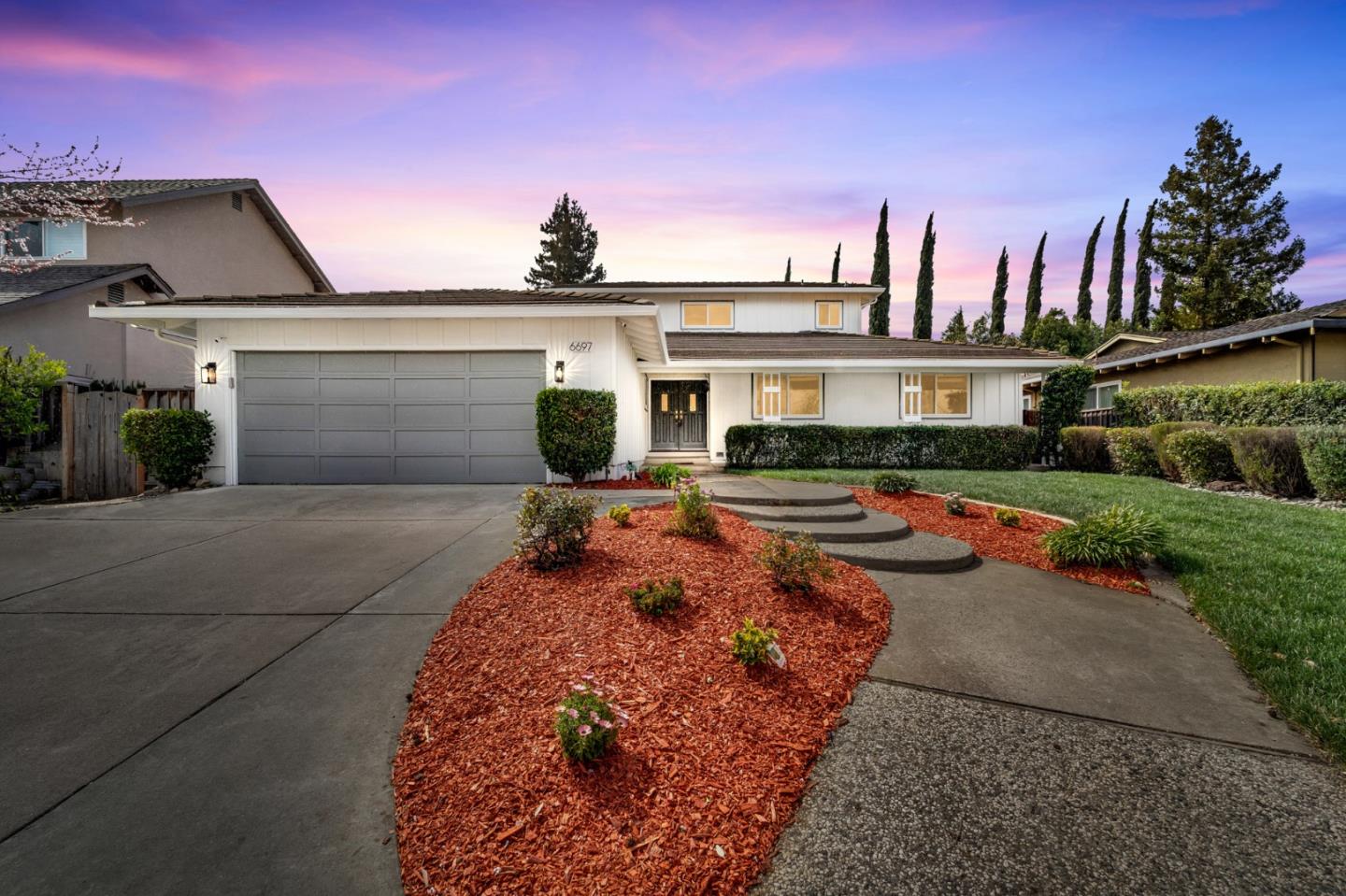 Neighborhood Neighborhood-20