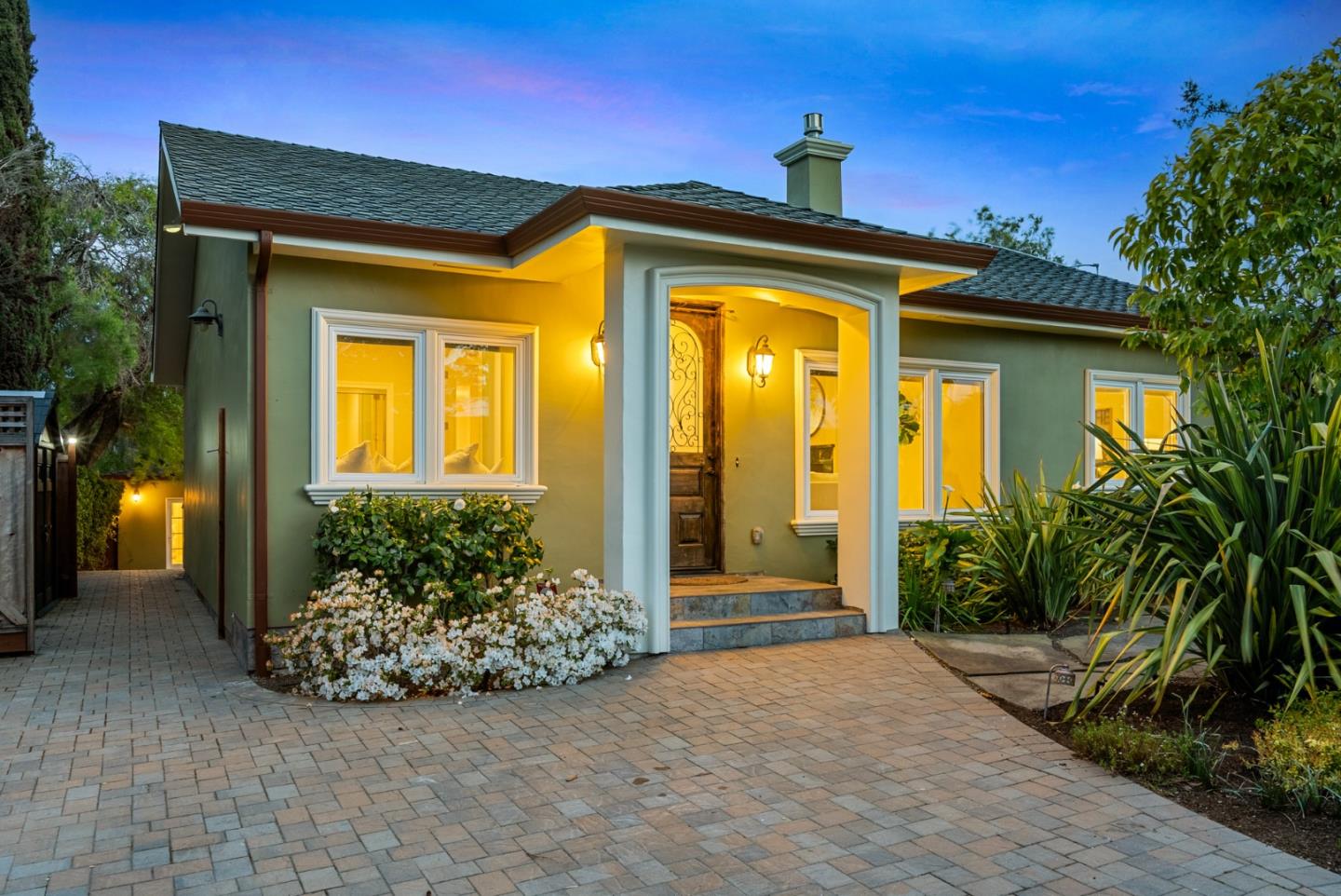 Neighborhood Neighborhood-24