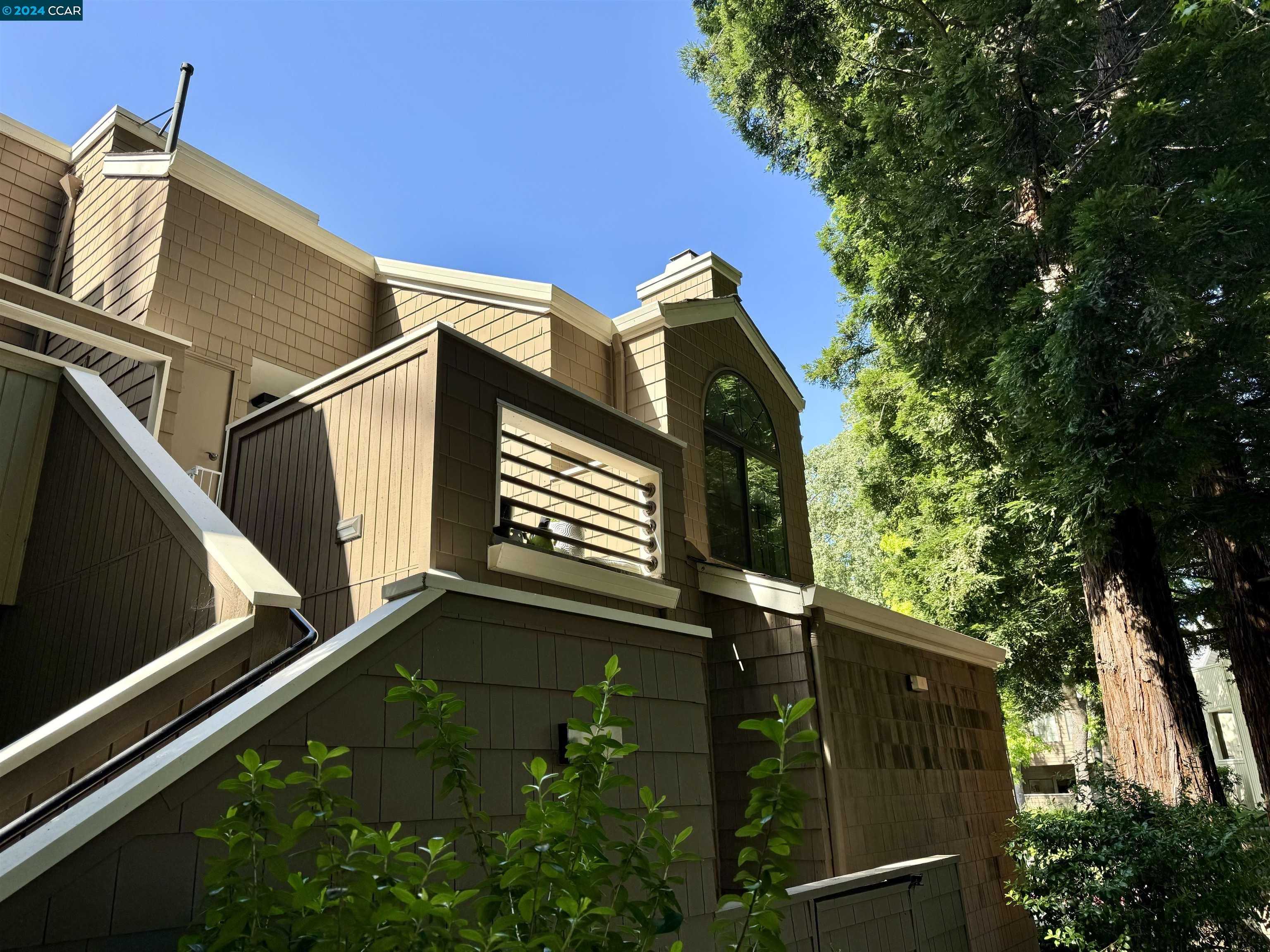 Neighborhood Neighborhood-20