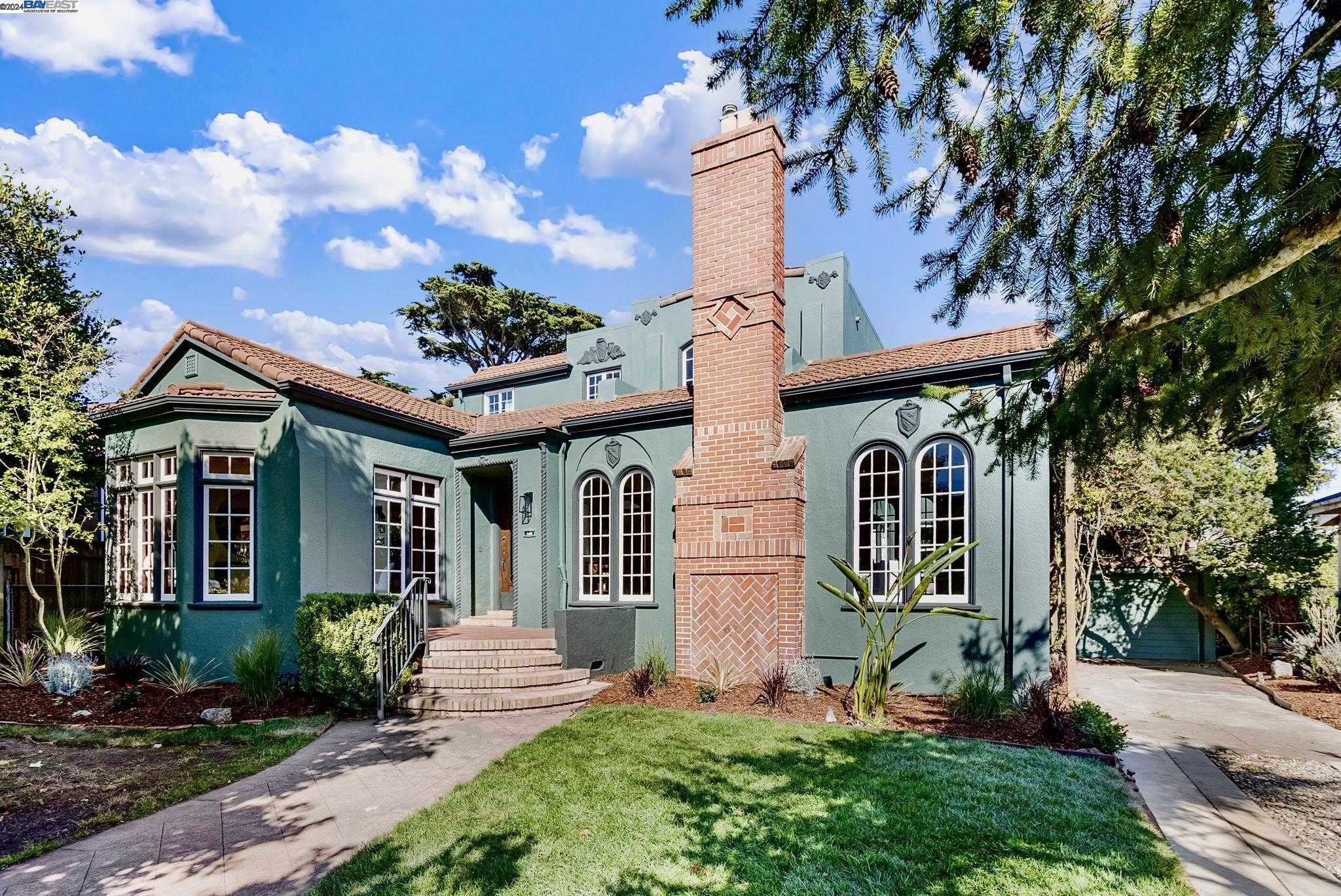 Neighborhood Neighborhood-4