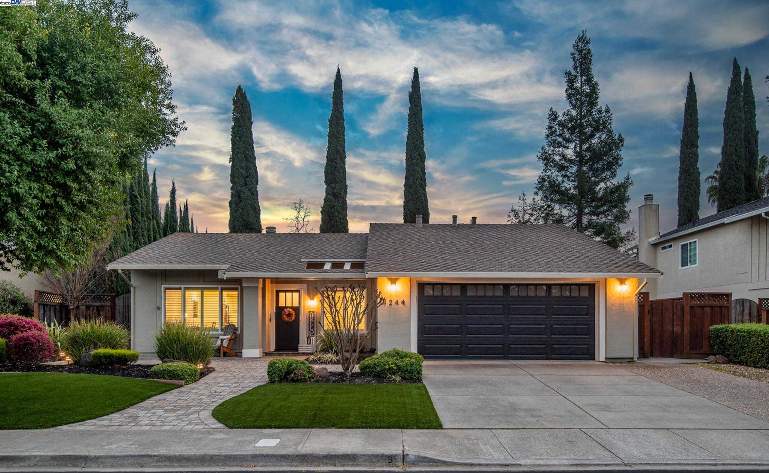 Neighborhood Neighborhood-10