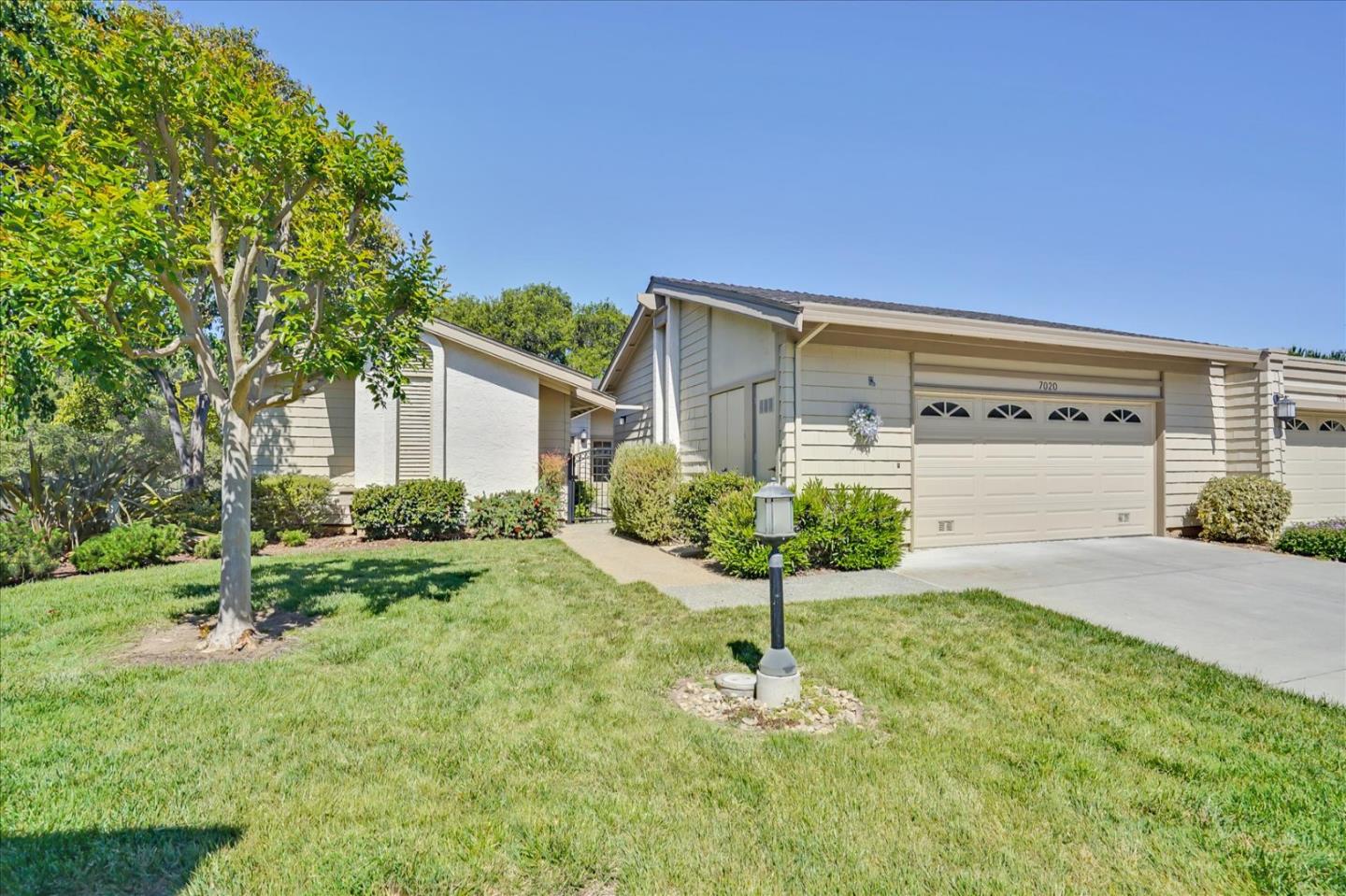 Neighborhood Neighborhood-90