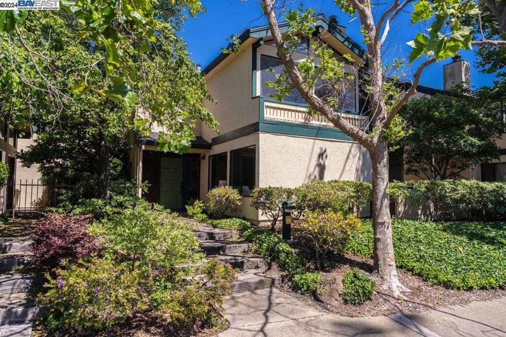 Neighborhood Neighborhood-42