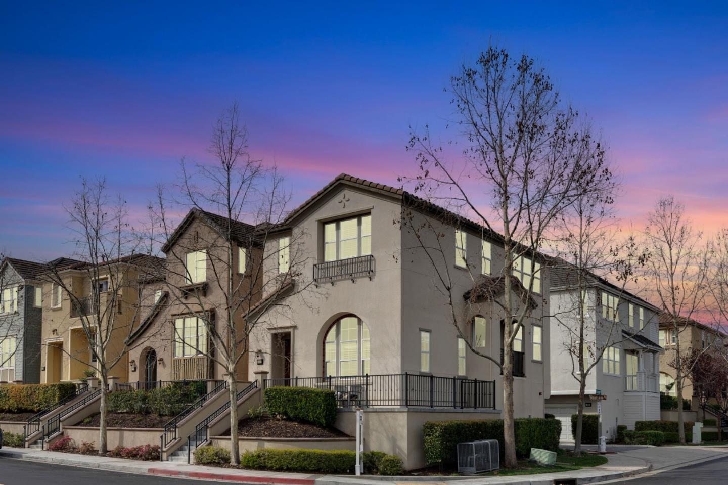 Neighborhood Neighborhood-25