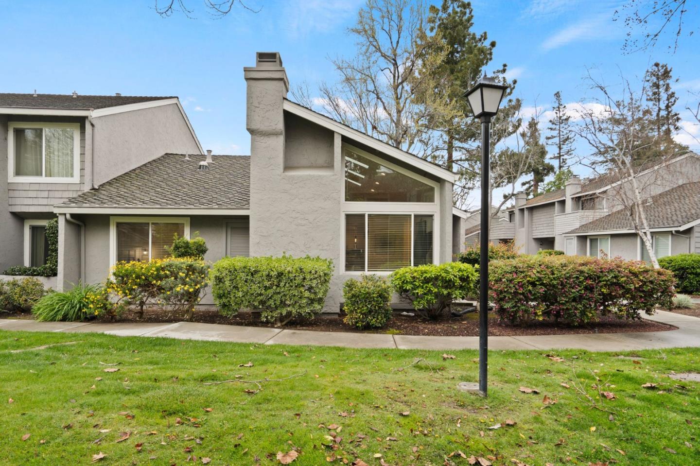 Neighborhood Neighborhood-95