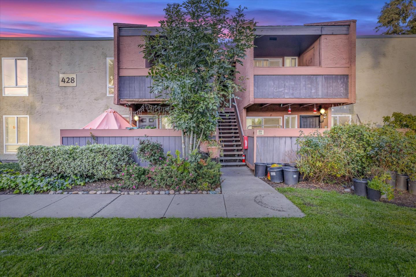 Neighborhood Neighborhood-188