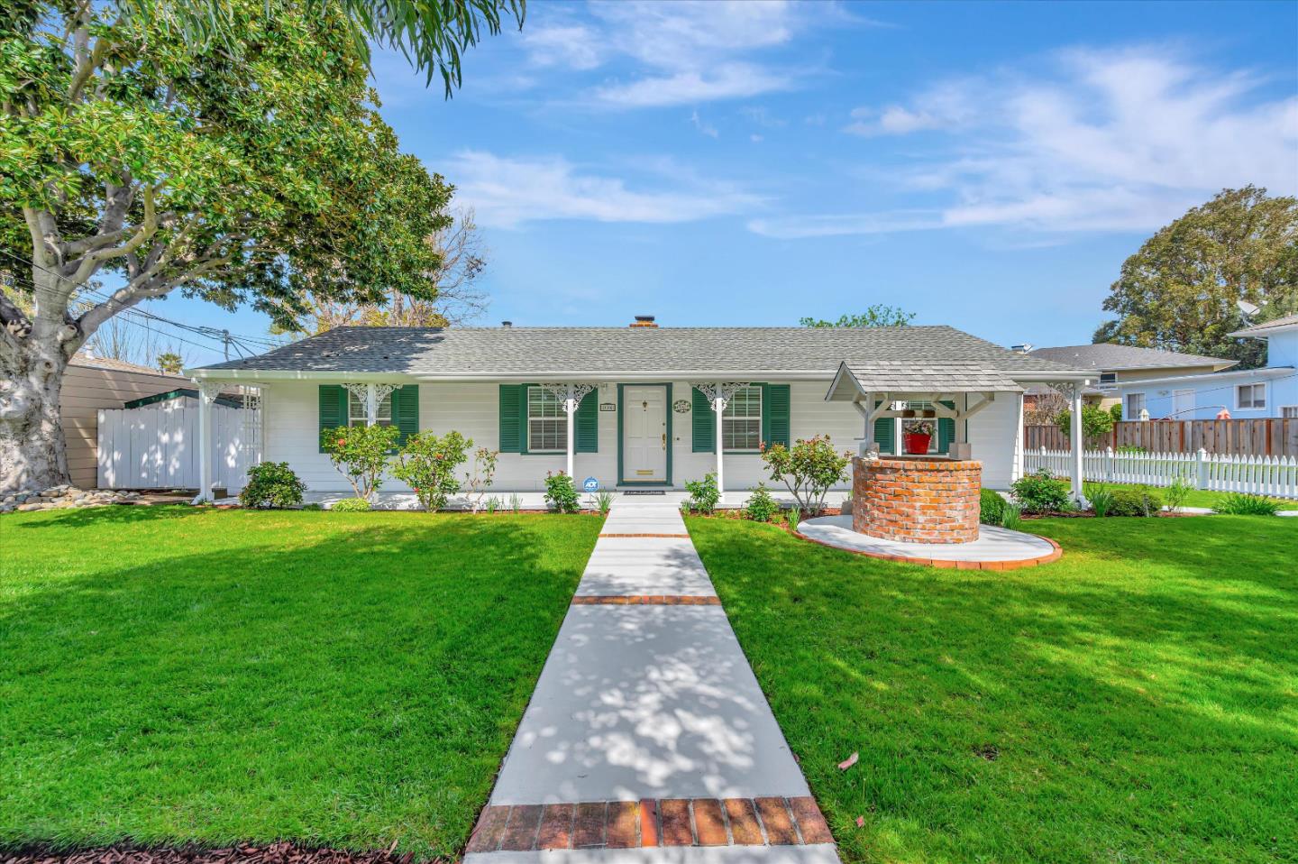 Neighborhood Neighborhood-15