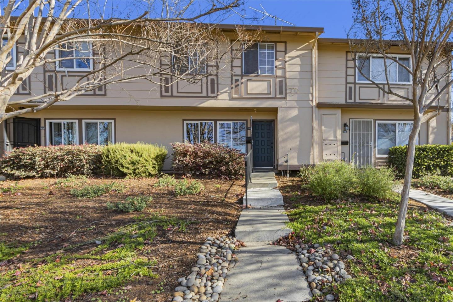 Neighborhood Neighborhood-5