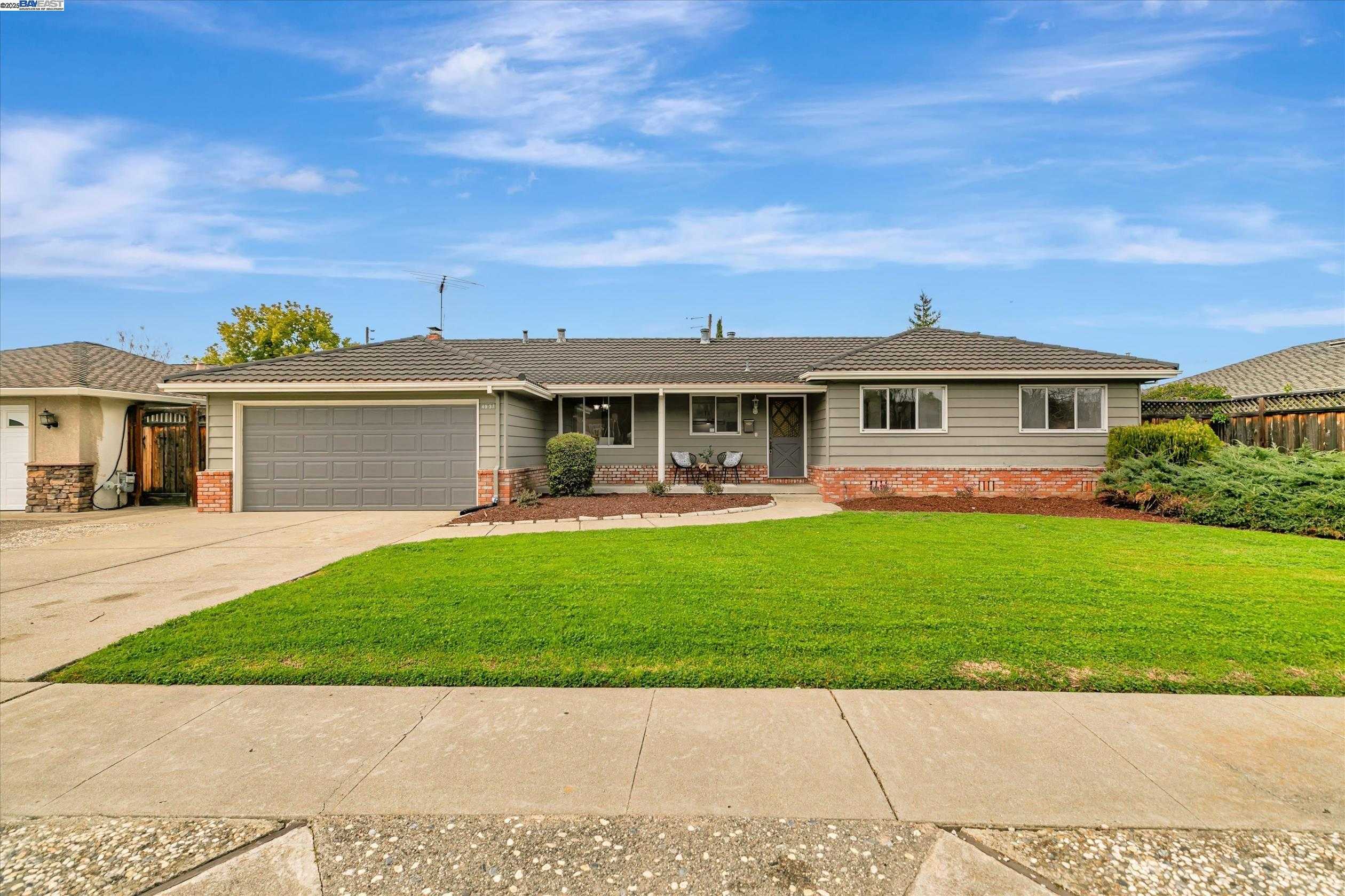 Neighborhood Neighborhood-16