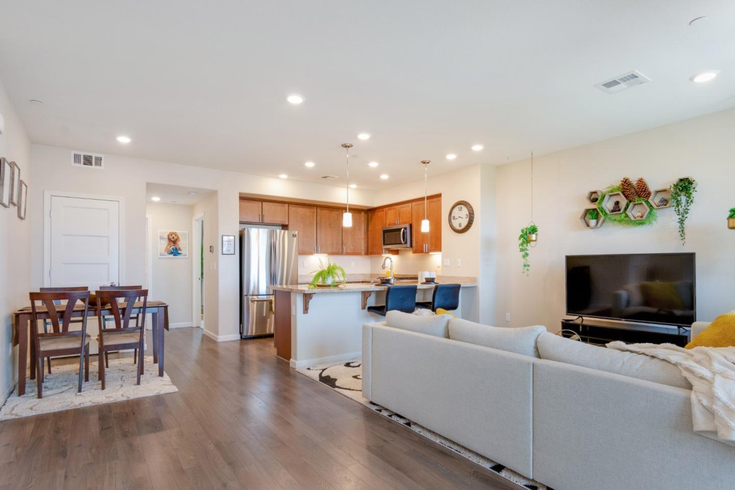 Neighborhood Neighborhood-30