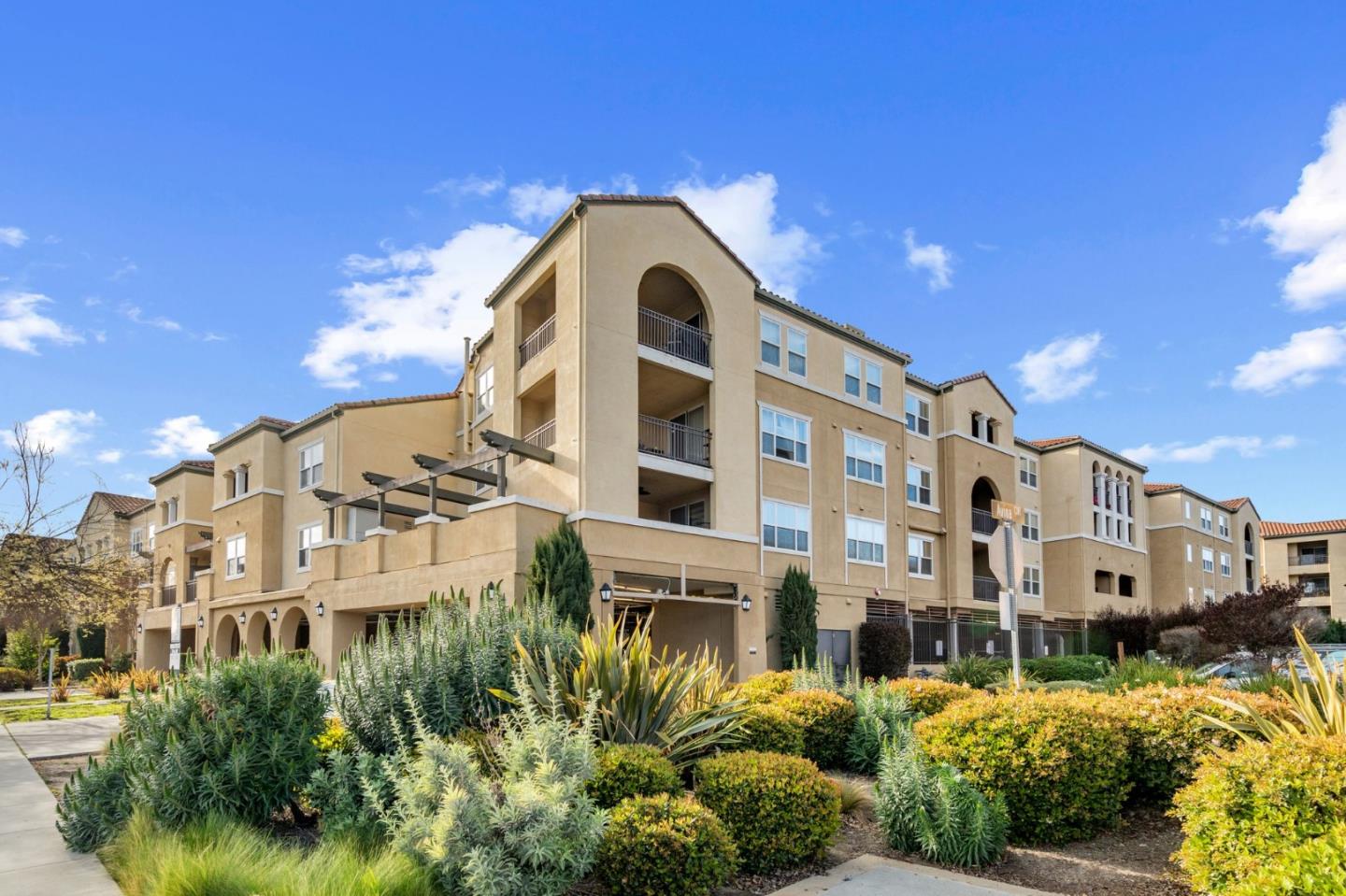 Neighborhood Neighborhood-4