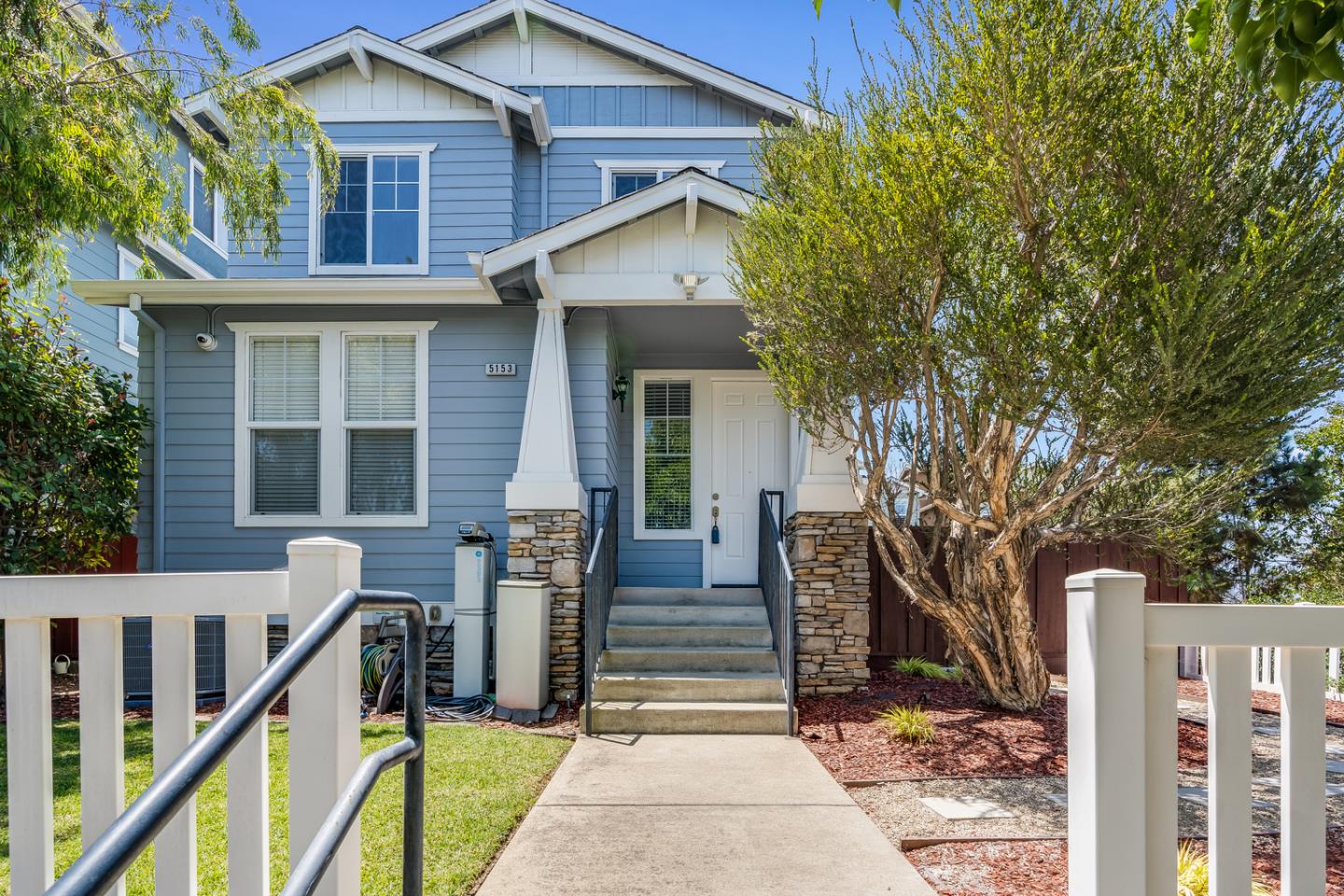 Neighborhood Neighborhood-5