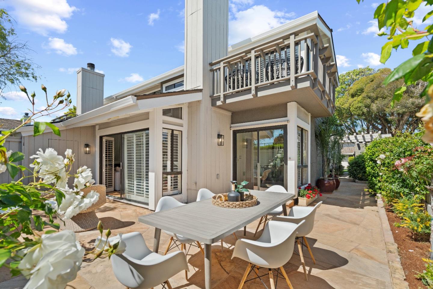 Neighborhood Neighborhood-62