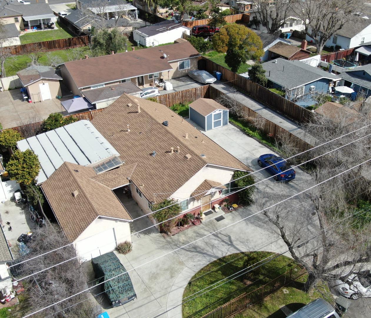 Neighborhood Neighborhood-44