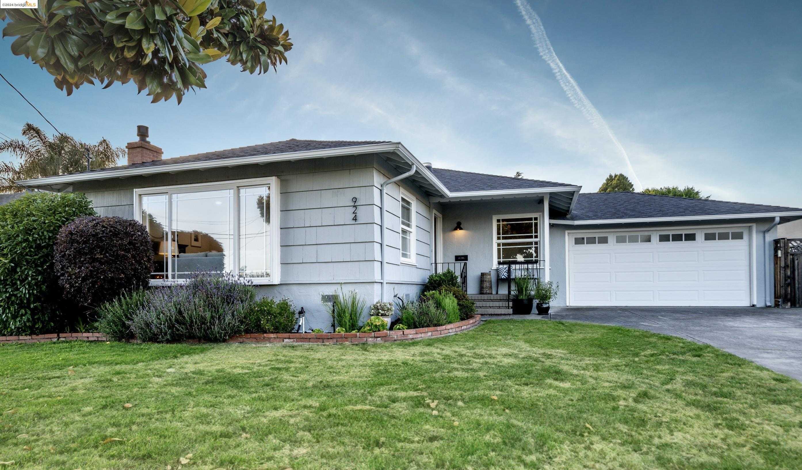 Neighborhood Neighborhood-8