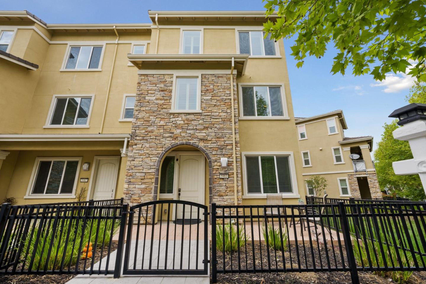 Neighborhood Neighborhood-71