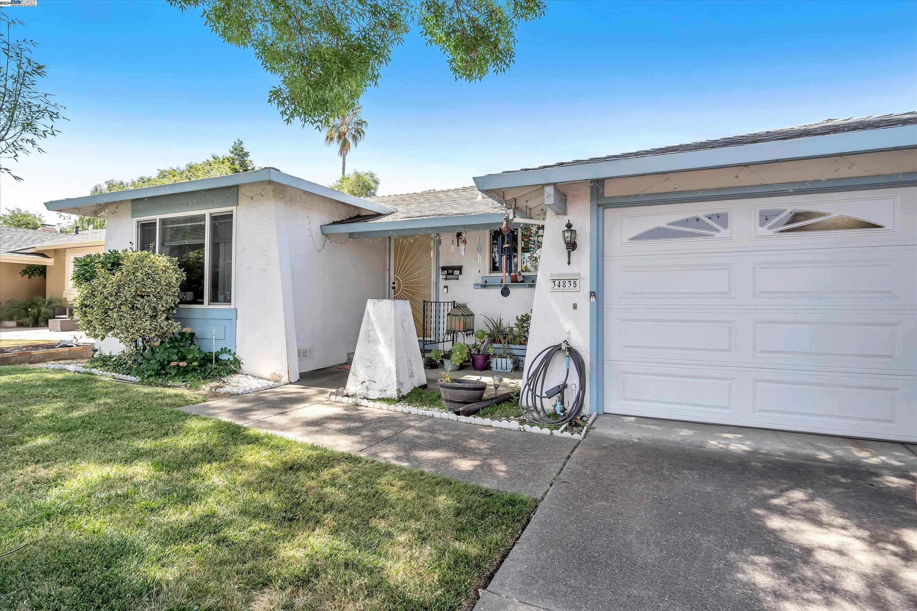 Neighborhood Neighborhood-33