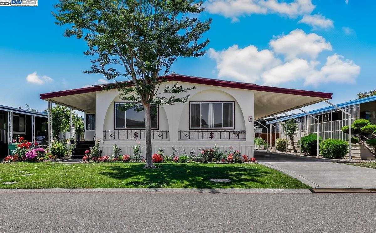 Neighborhood Neighborhood-27