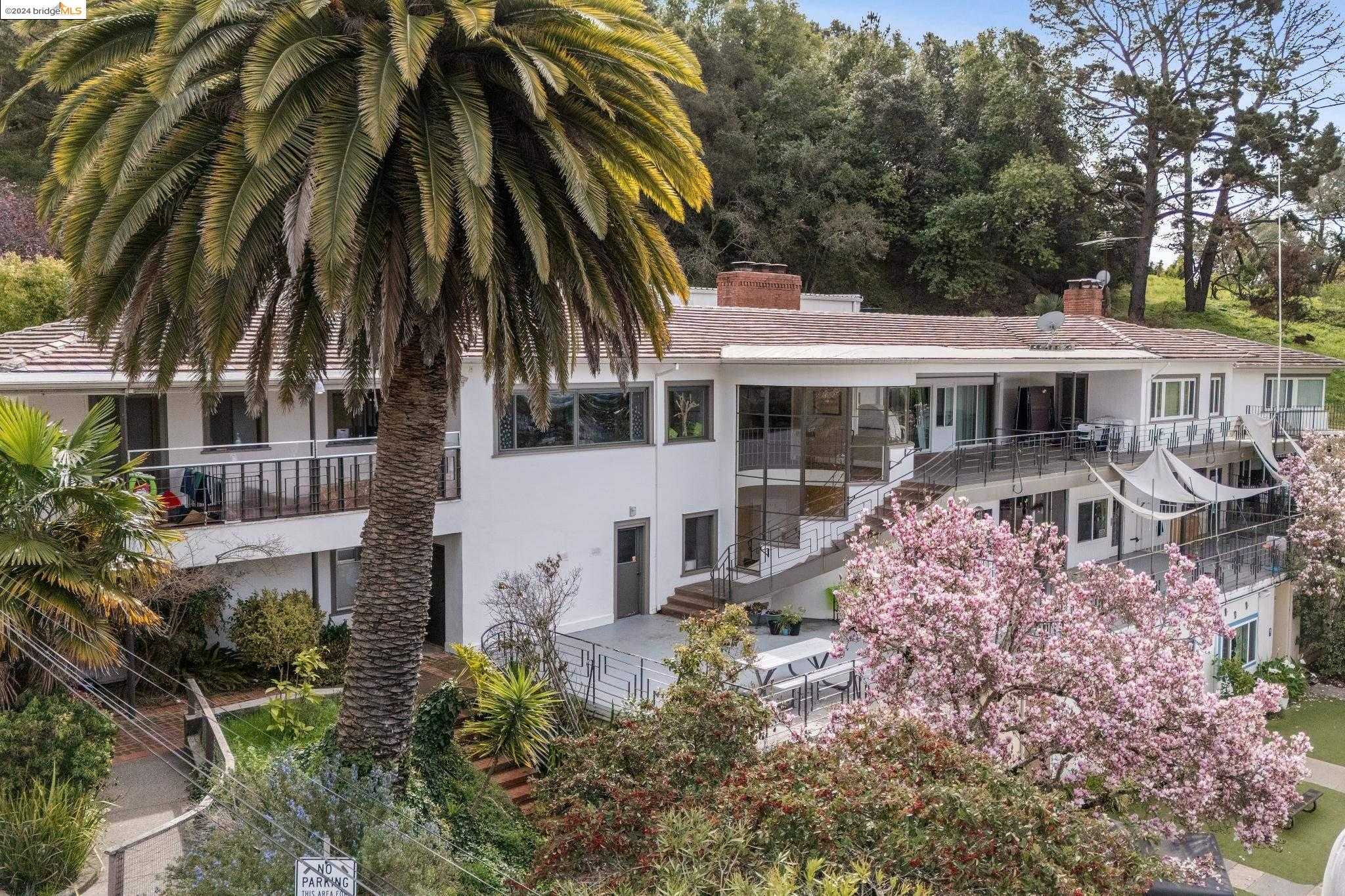 Neighborhood Neighborhood-20