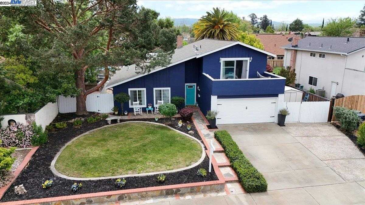 Neighborhood Neighborhood-18