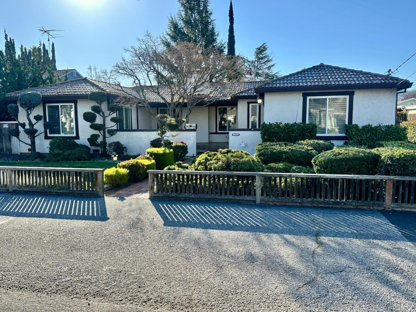 Neighborhood Neighborhood-9