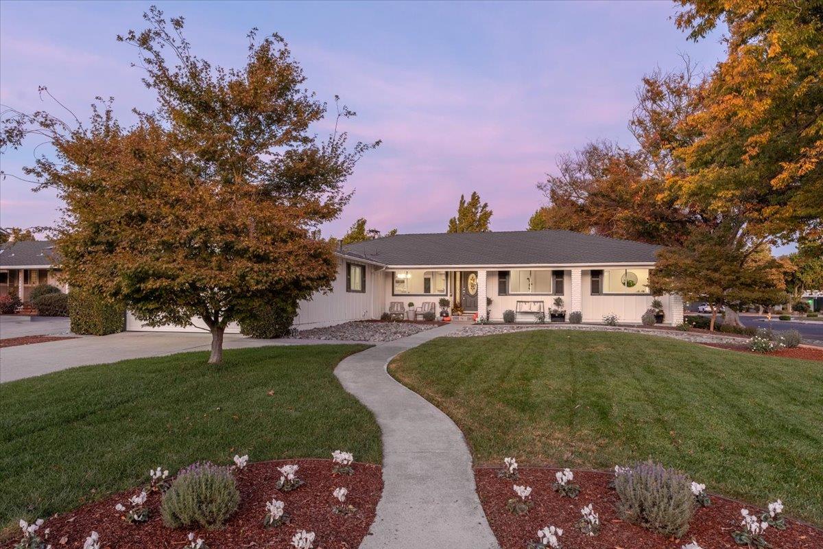 Neighborhood Neighborhood-111