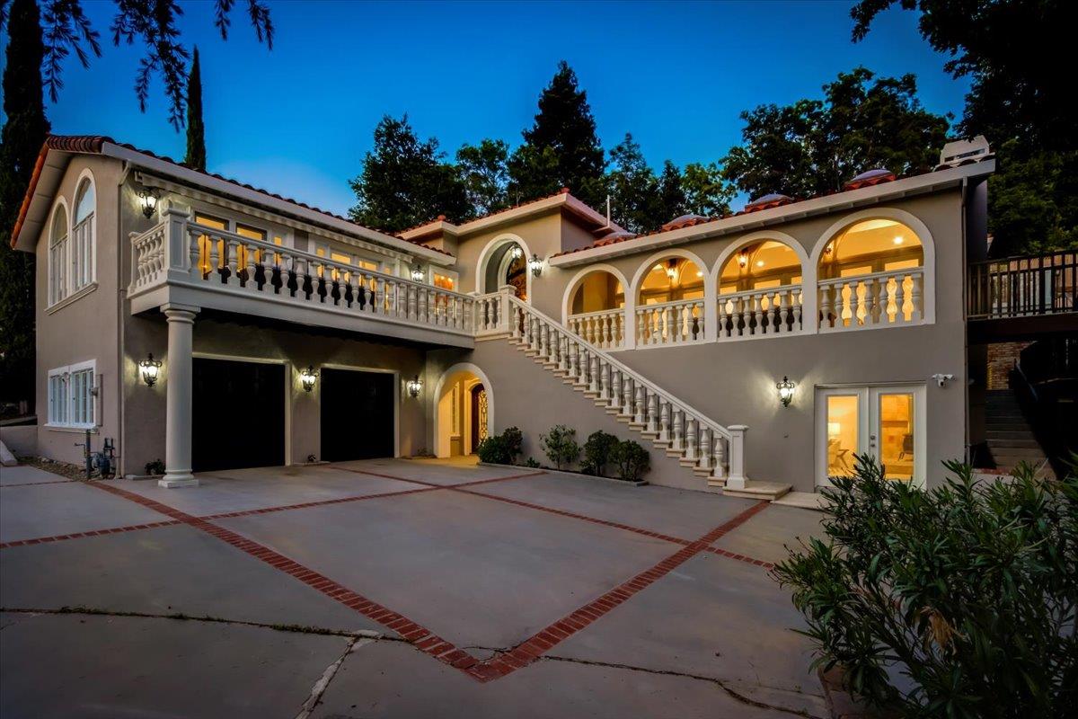 Neighborhood Neighborhood-61