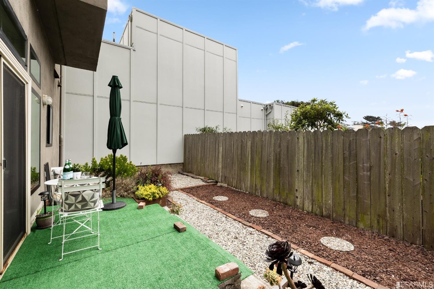 Neighborhood Neighborhood-5