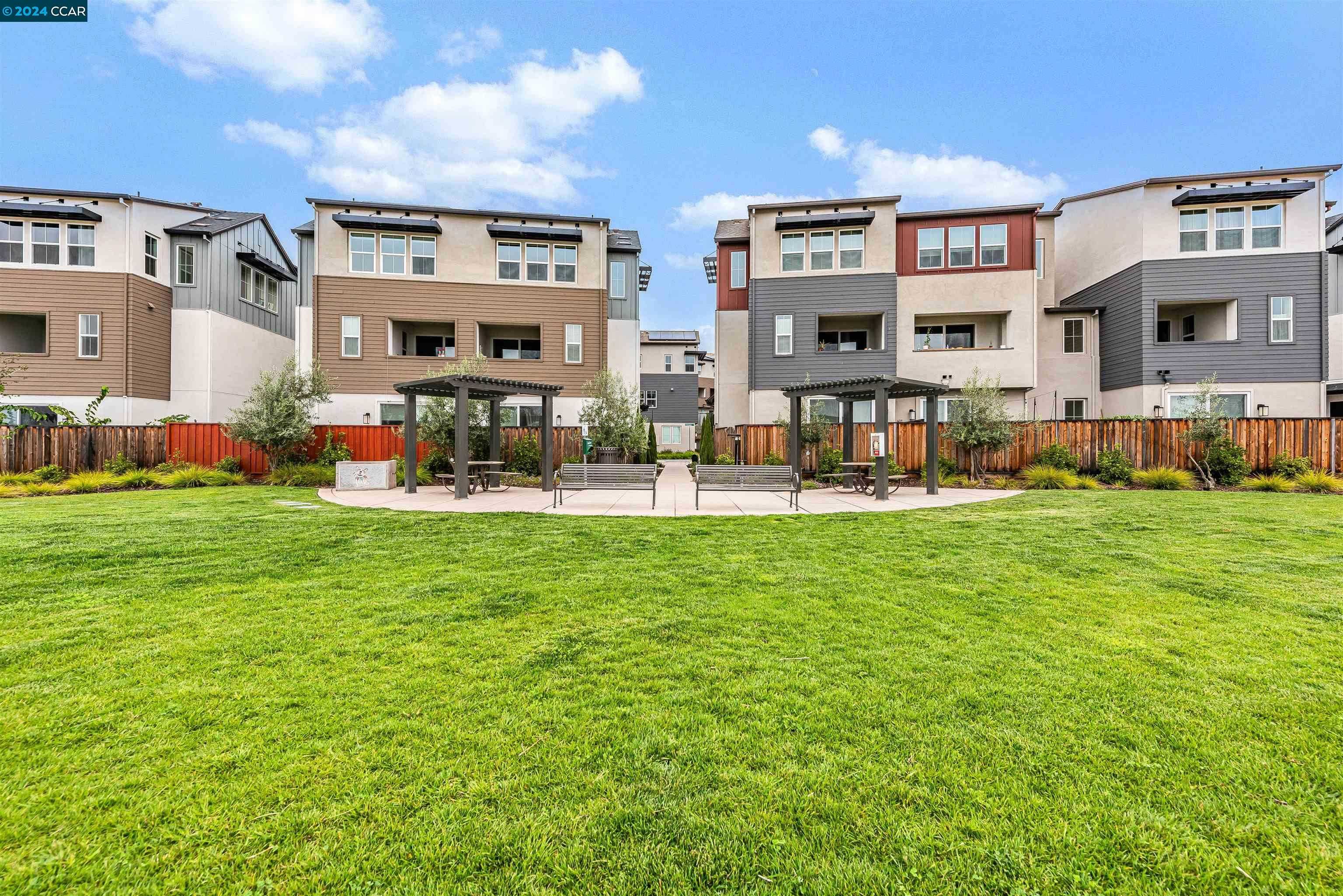 Neighborhood Neighborhood-124