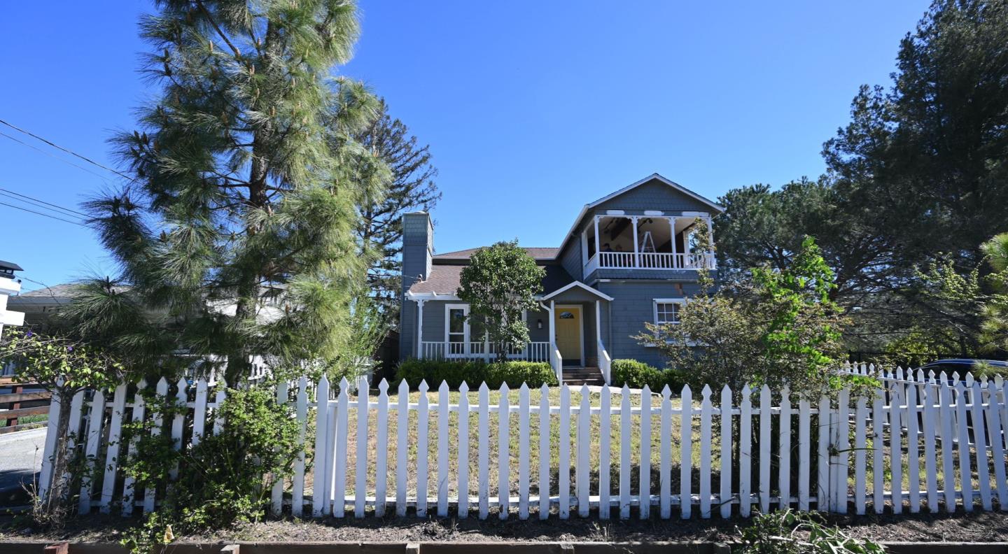 Neighborhood Neighborhood-28