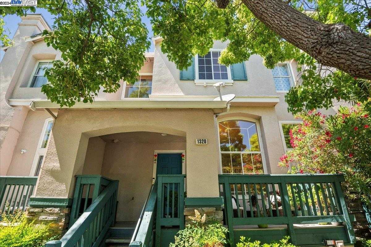 Neighborhood Neighborhood-9