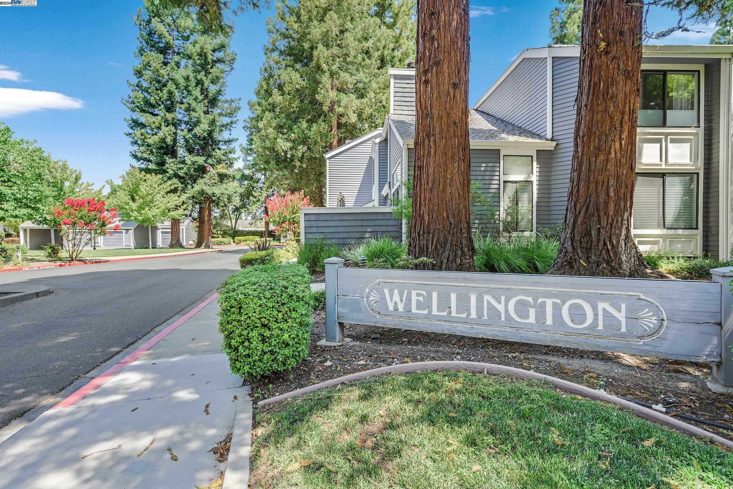 Neighborhood Neighborhood-20