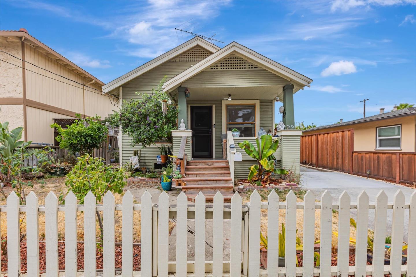 Neighborhood Neighborhood-6