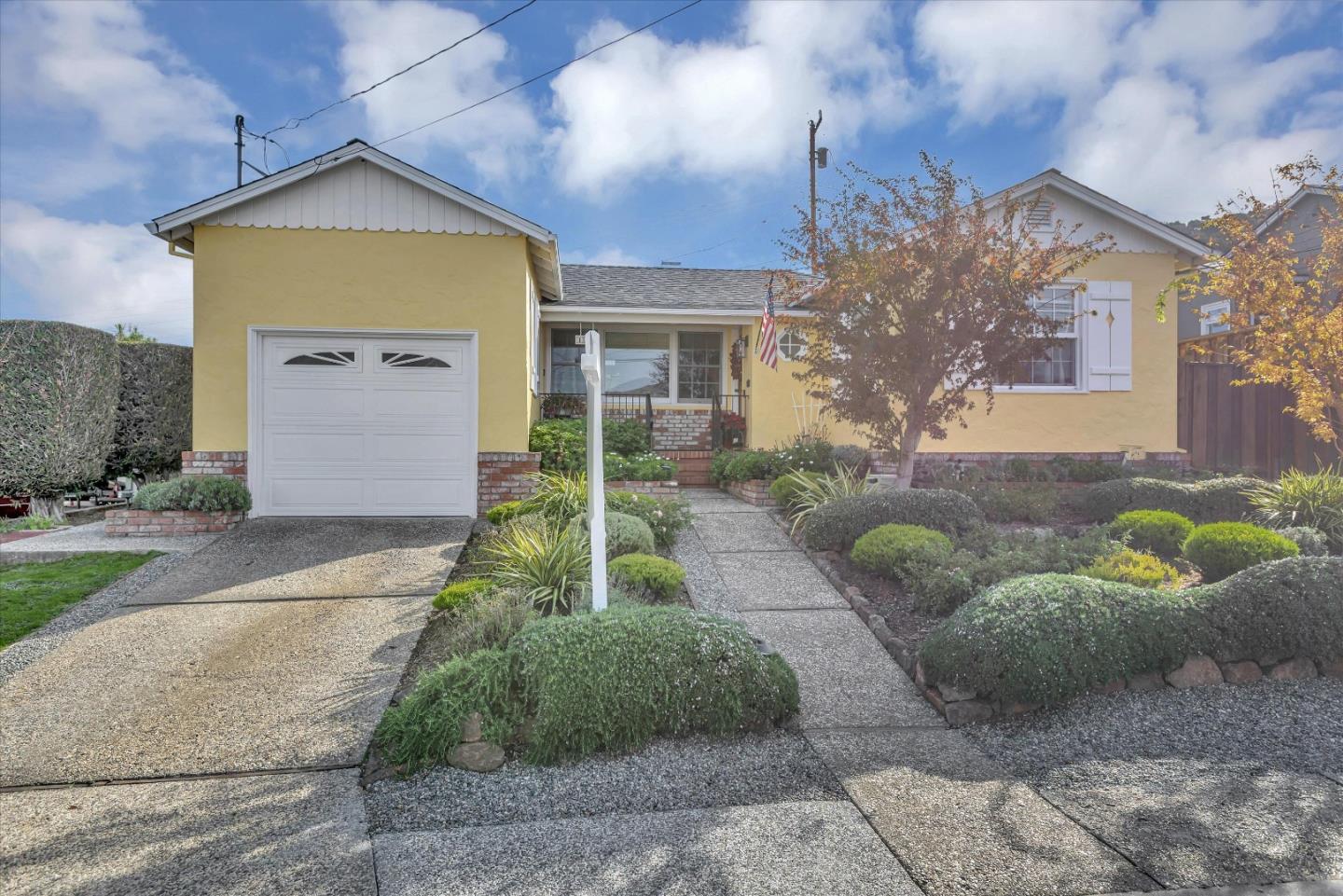 Neighborhood Neighborhood-20