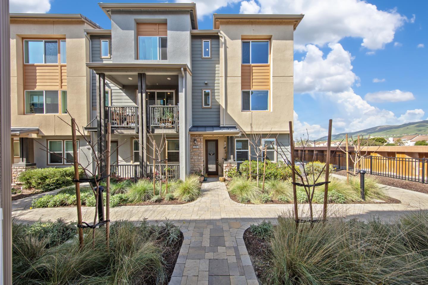 Neighborhood Neighborhood-89