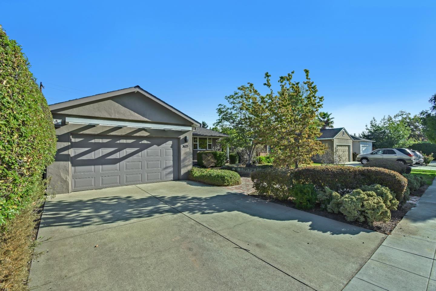 Neighborhood Neighborhood-86