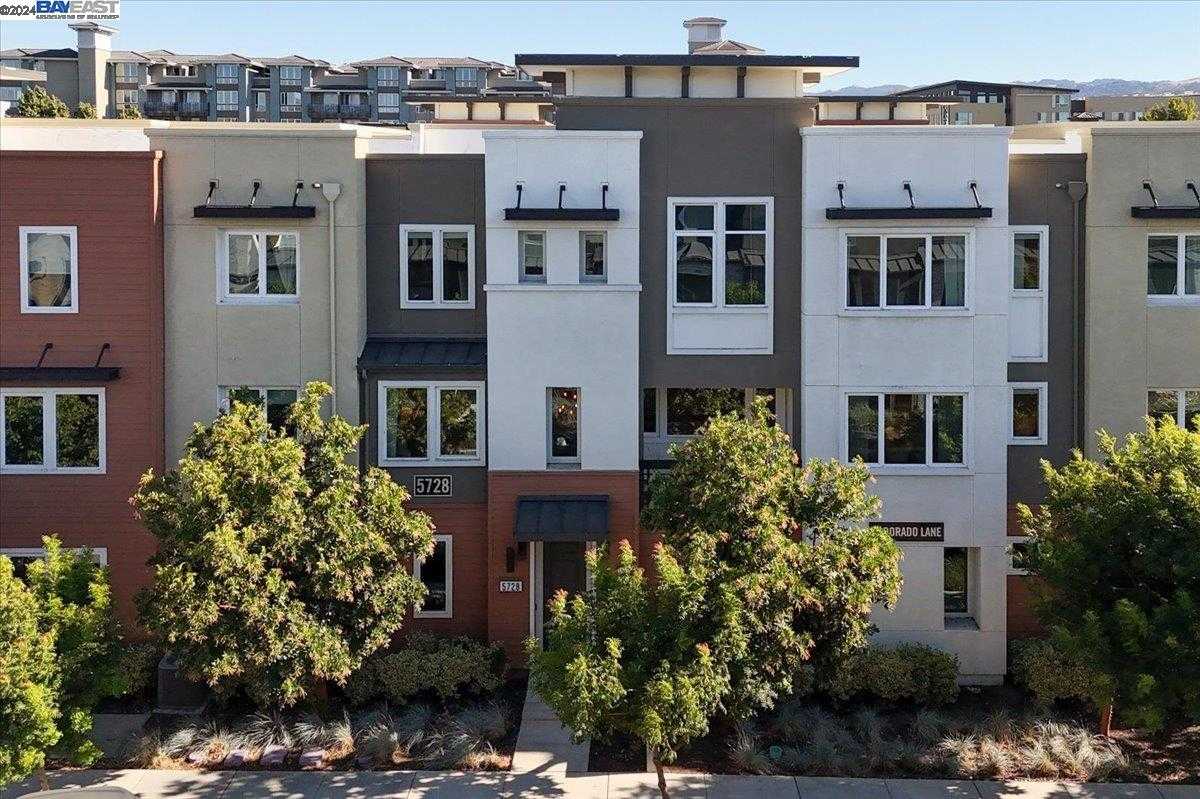 Neighborhood Neighborhood-10