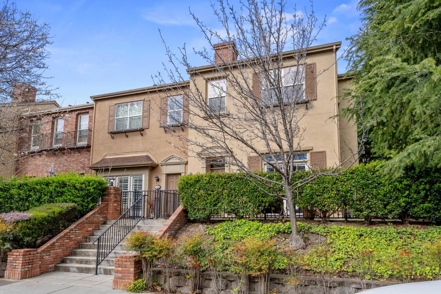 Neighborhood Neighborhood-79