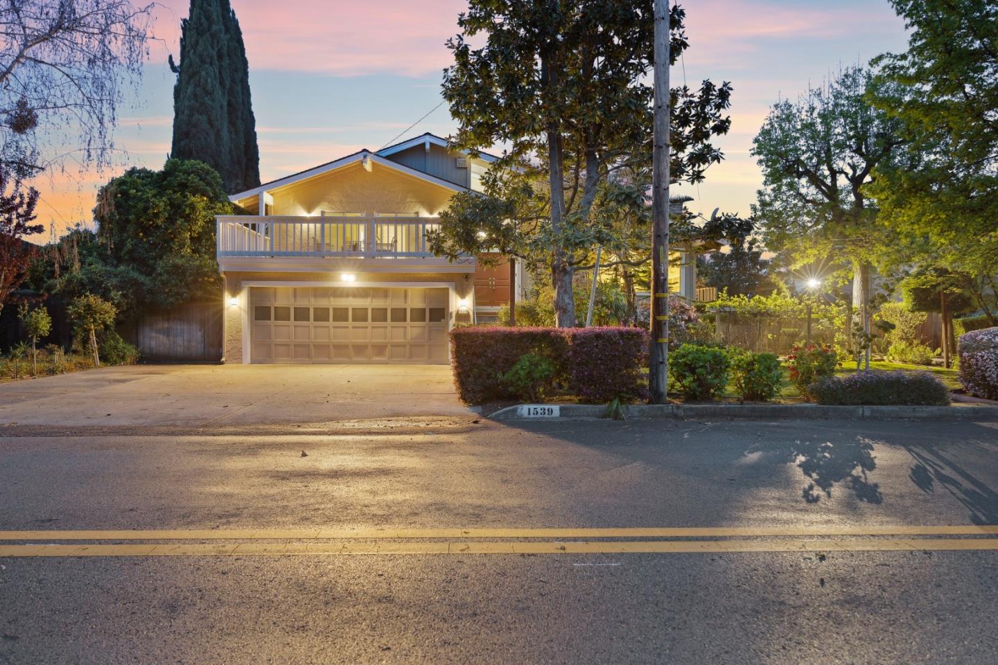 Neighborhood Neighborhood-4