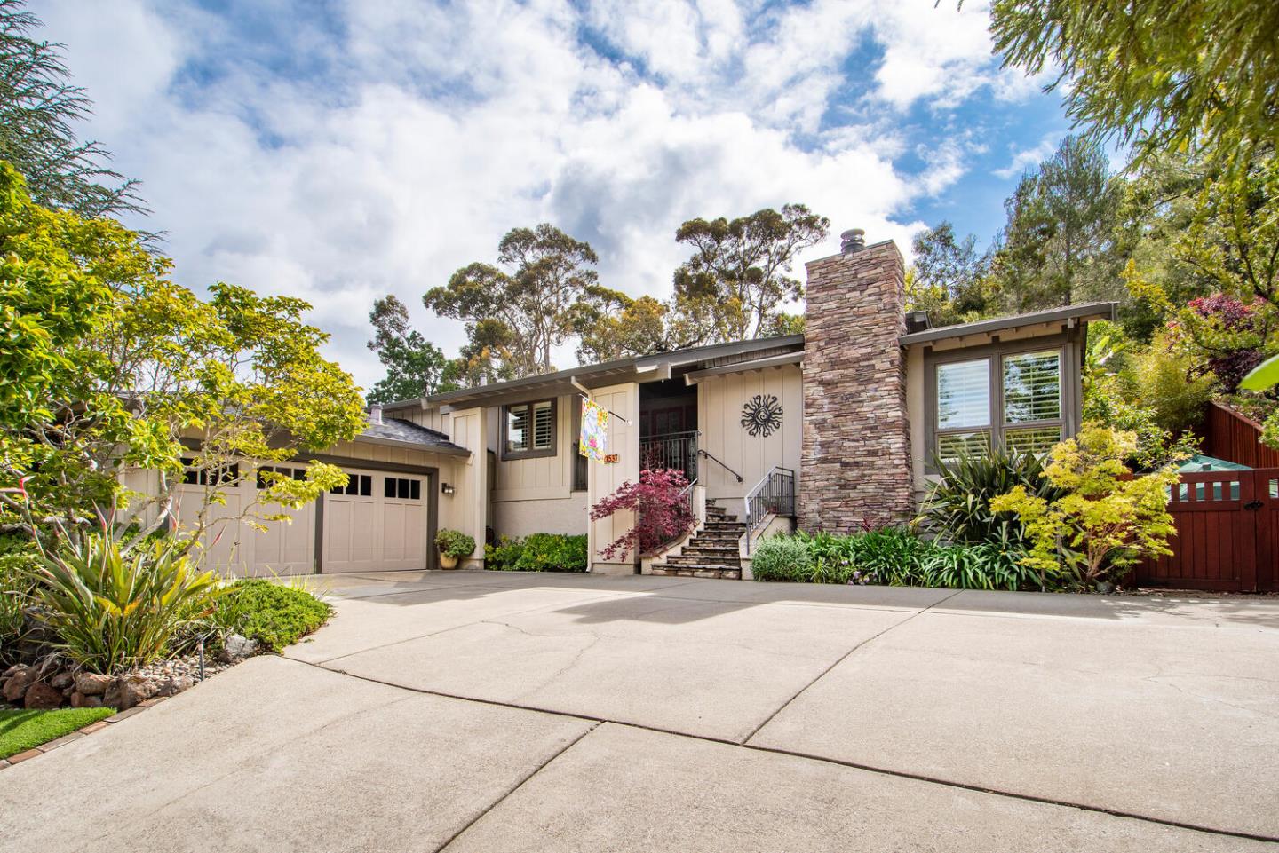 Neighborhood Neighborhood-30