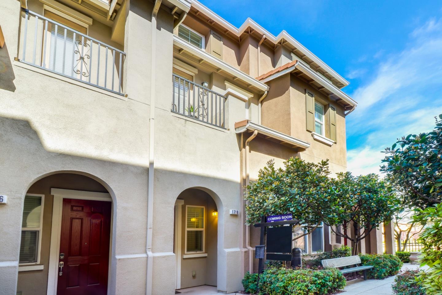 Neighborhood Neighborhood-20