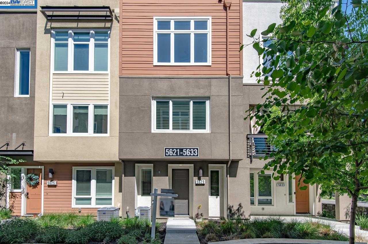 Neighborhood Neighborhood-29