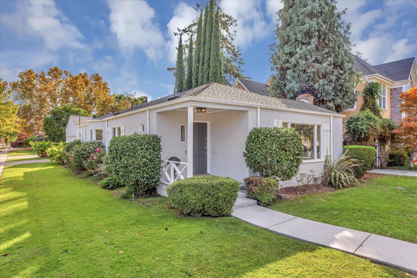 Neighborhood Neighborhood-69