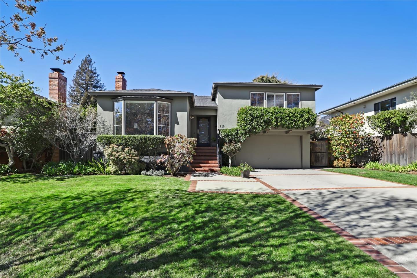 Neighborhood Neighborhood-4