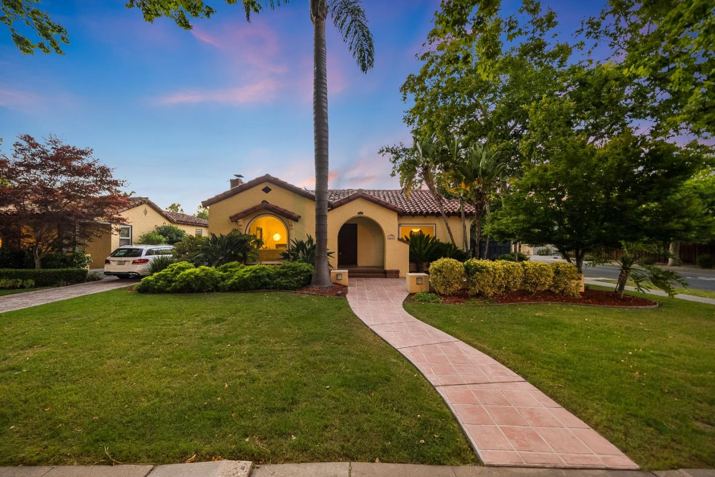 Neighborhood Neighborhood-35