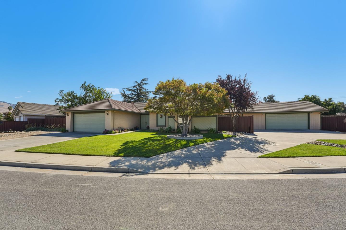 Neighborhood-15