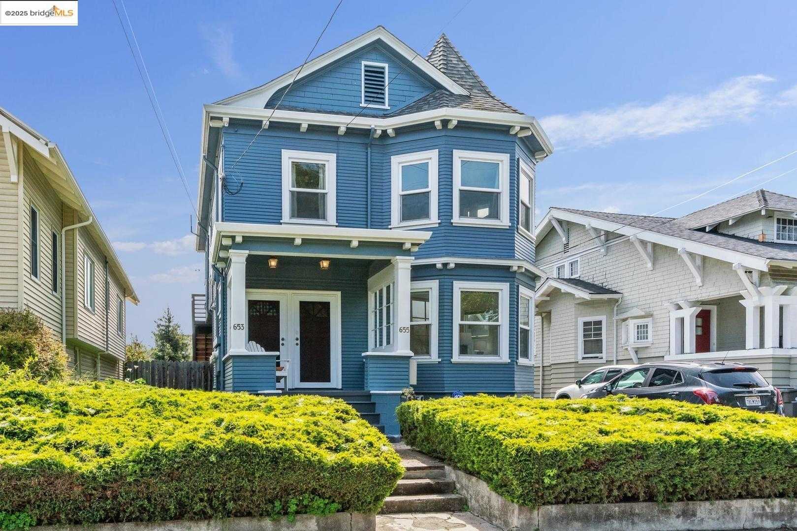 Neighborhood Neighborhood-18